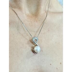 Sterling Silver Freshwater Pearl Swan Pendant 925 18 inches Box Chain